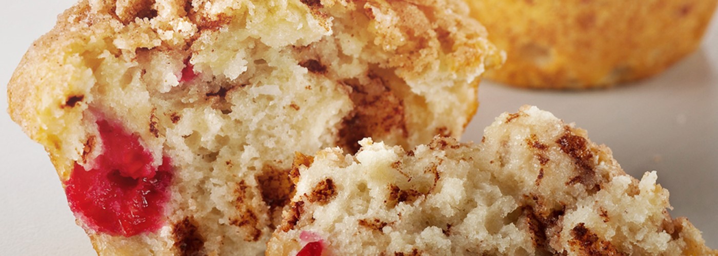 Banana raspberry crumble muffins banner