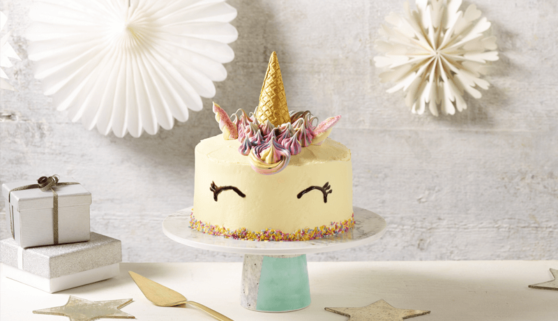 Unicorn rainbow cake